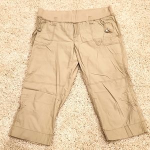 FINAL SALE - Bellina Maternity Cropped Capri Pants size XL